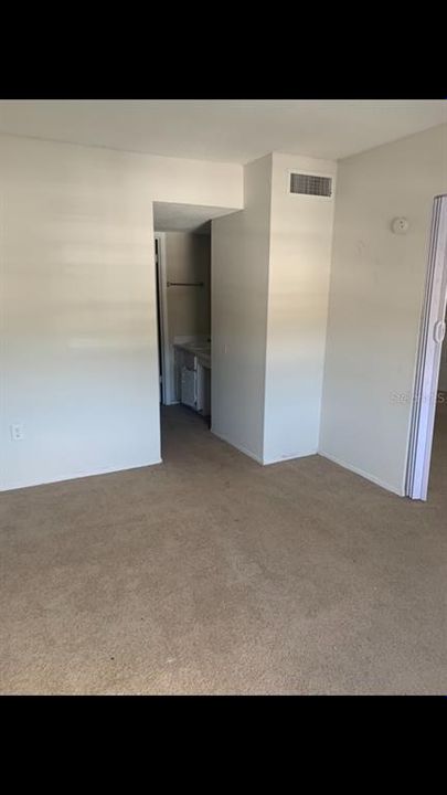 For Sale: $130,000 (1 beds, 1 baths, 550 Square Feet)