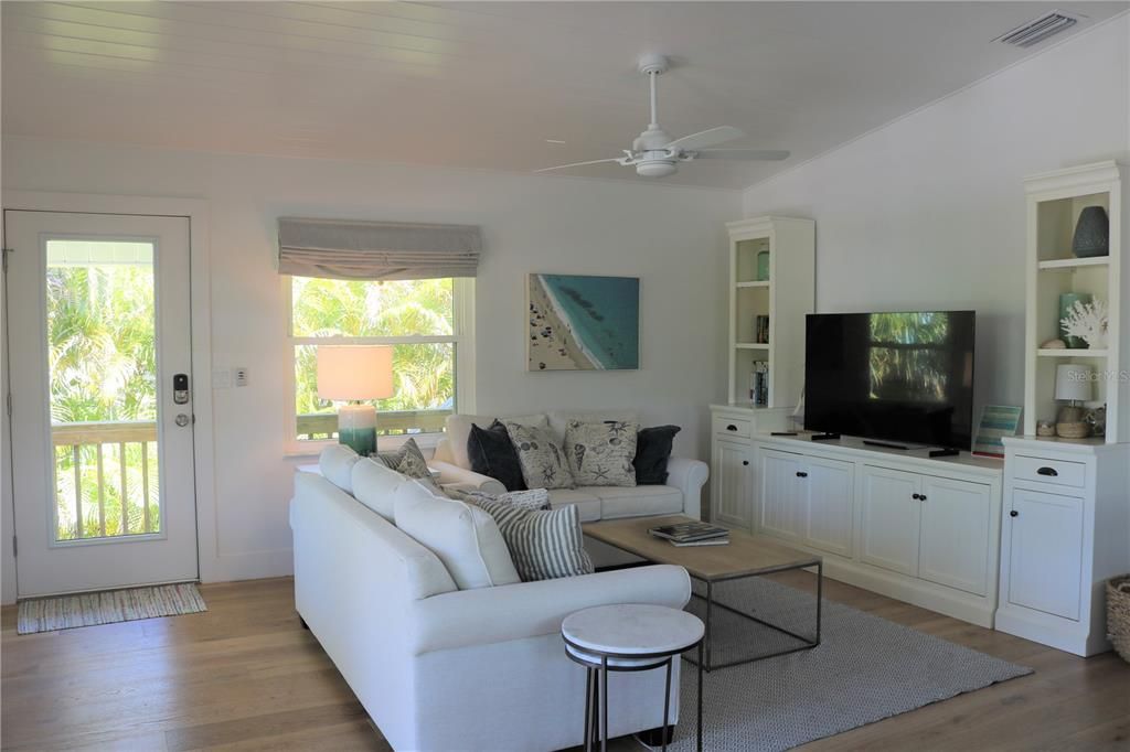 Active With Contract: $1,750,000 (2 beds, 2 baths, 1092 Square Feet)