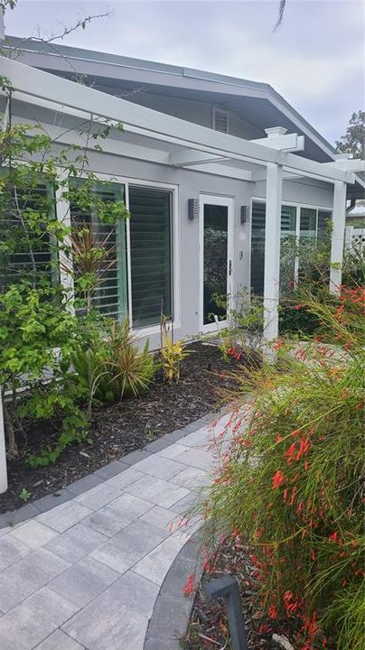 Recently Sold: $2,750,000 (4 beds, 4 baths, 2440 Square Feet)