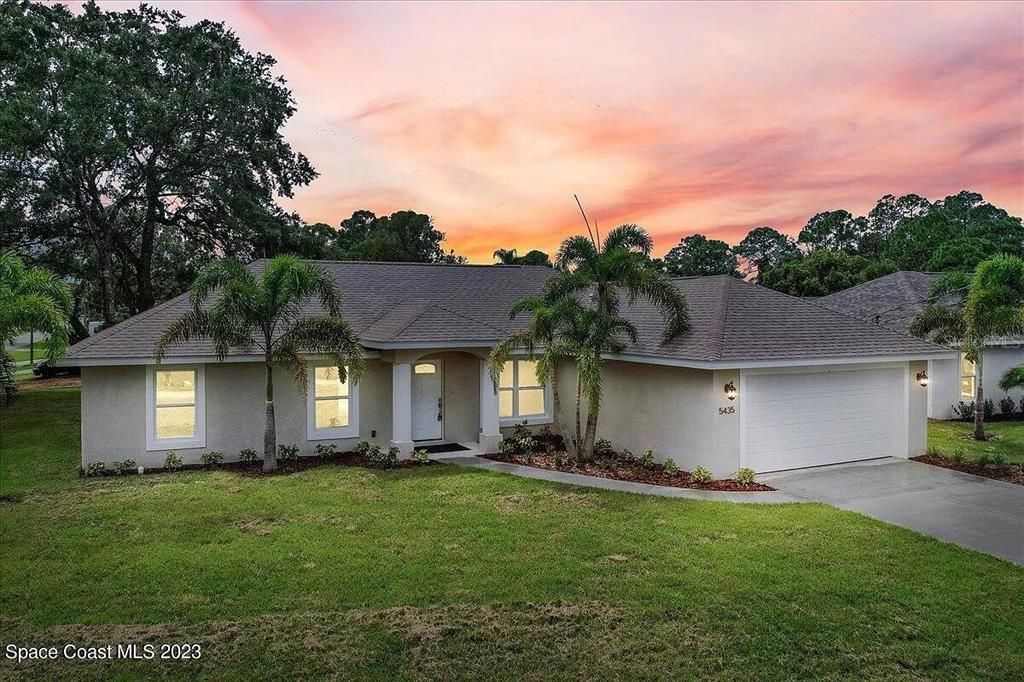 Recently Sold: $395,000 (4 beds, 2 baths, 1708 Square Feet)