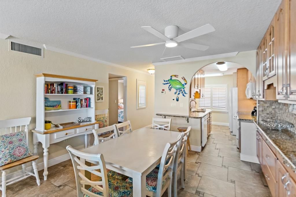 Recently Sold: $900,000 (2 beds, 2 baths, 940 Square Feet)