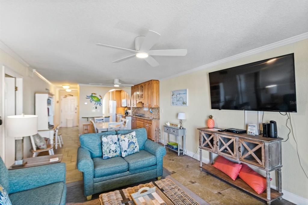 Recently Sold: $900,000 (2 beds, 2 baths, 940 Square Feet)
