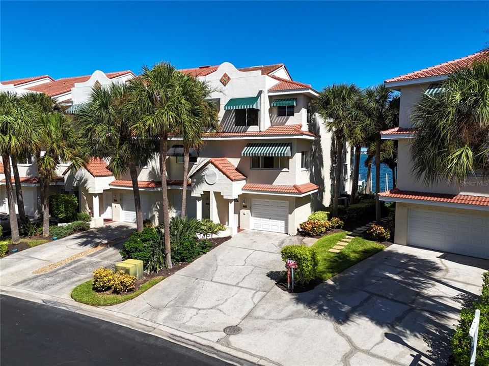 Active With Contract: $1,195,000 (4 beds, 4 baths, 2275 Square Feet)