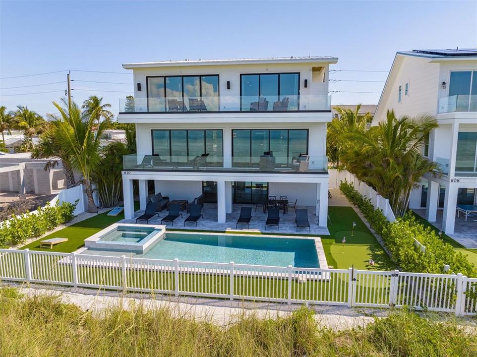 Vendido Recientemente: $5,995,000 (4 camas, 4 baños, 2616 Pies cuadrados)