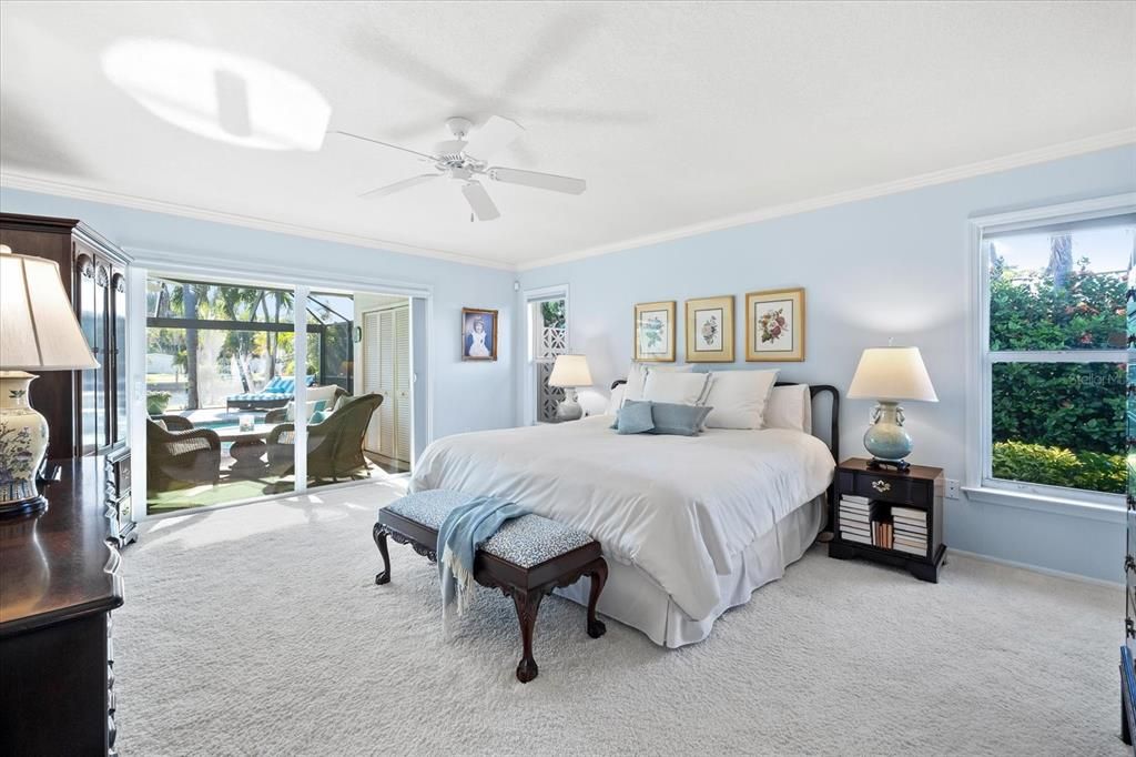 Recently Sold: $2,749,000 (3 beds, 2 baths, 2606 Square Feet)