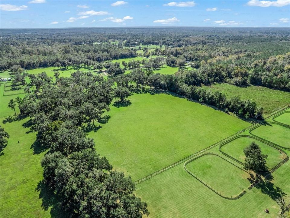 На продажу: $1,199,000 (10.03 acres)