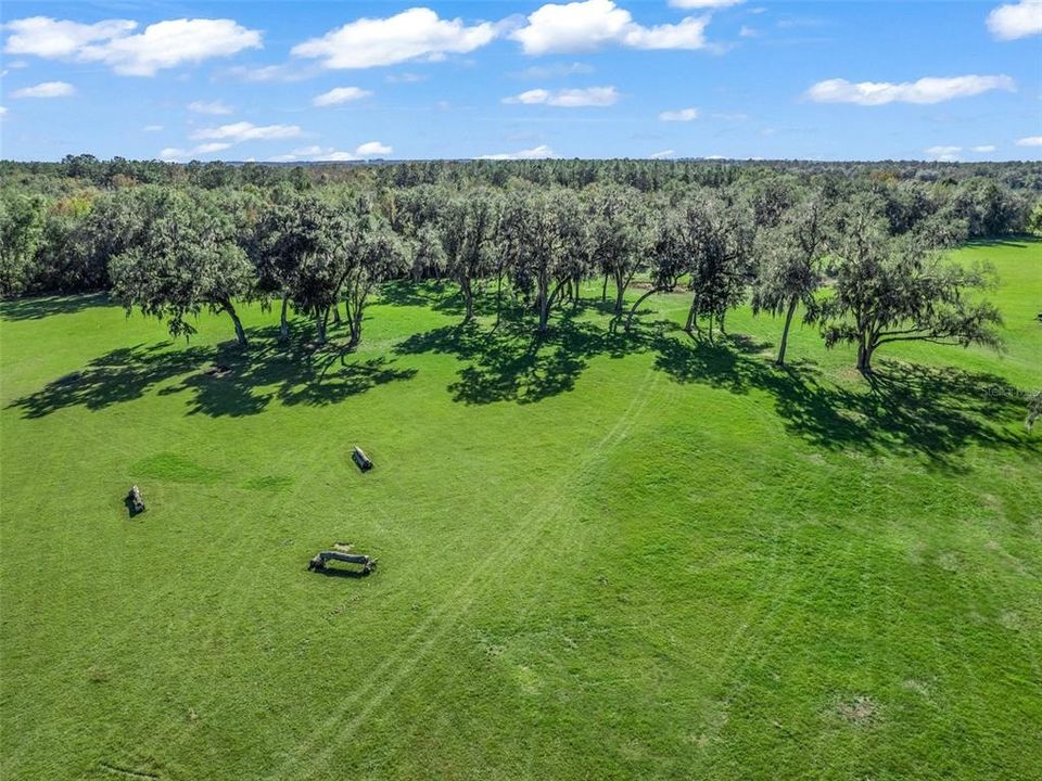 На продажу: $1,199,000 (10.03 acres)