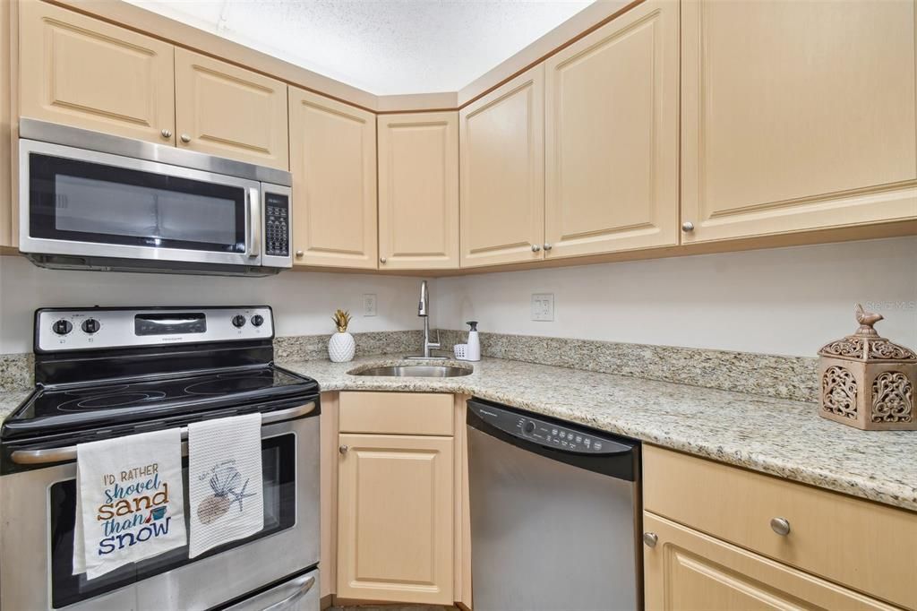 Recently Sold: $189,000 (2 beds, 2 baths, 1041 Square Feet)