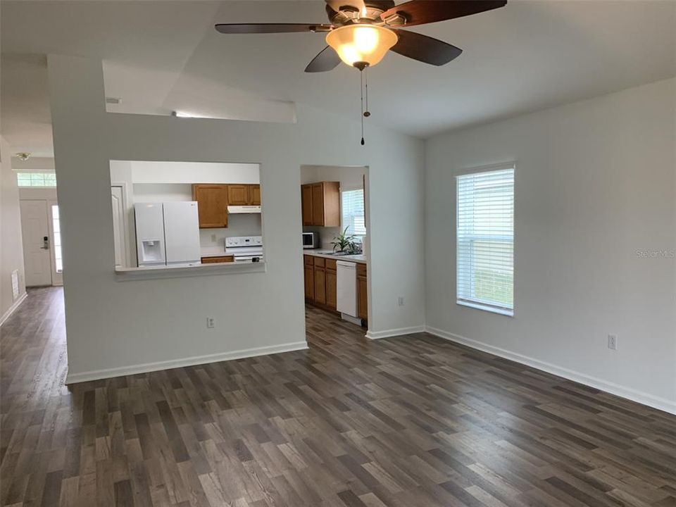 For Rent: $2,450 (3 beds, 2 baths, 1878 Square Feet)