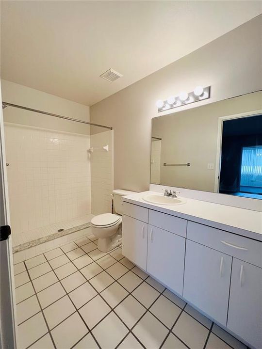 Active With Contract: $164,900 (2 beds, 2 baths, 1073 Square Feet)