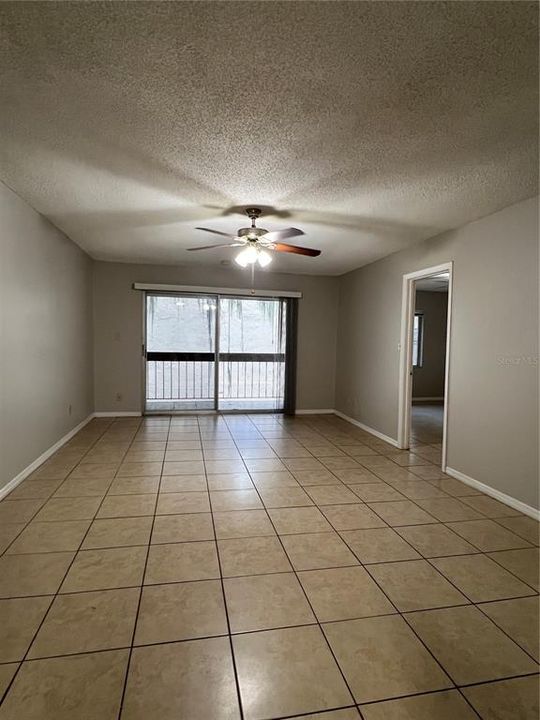 Active With Contract: $135,500 (2 beds, 1 baths, 936 Square Feet)