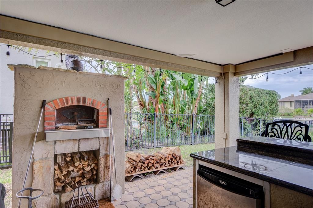 outdoor kitchen with pizza maker