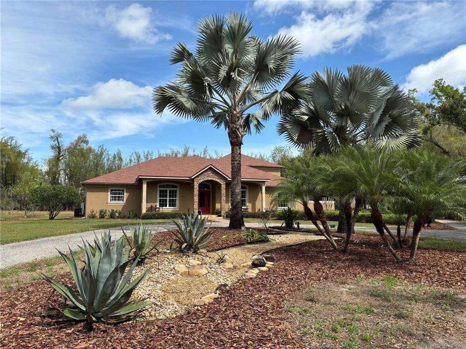 Vendido Recientemente: $997,000 (4 camas, 3 baños, 4375 Pies cuadrados)