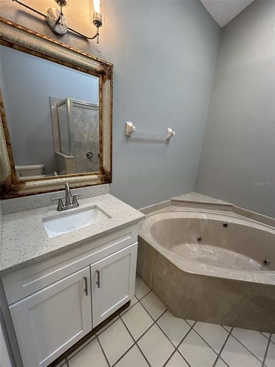 最近售出: $349,900 (3 贝兹, 3 浴室, 2125 平方英尺)