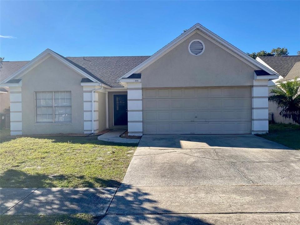 Recently Rented: $1,995 (3 beds, 2 baths, 1468 Square Feet)