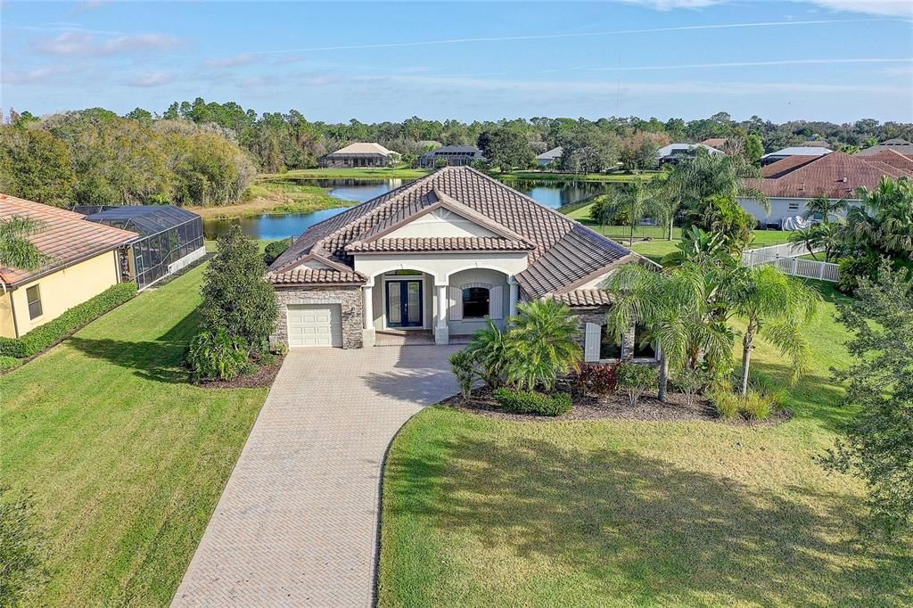 Recently Sold: $759,000 (3 beds, 3 baths, 2786 Square Feet)
