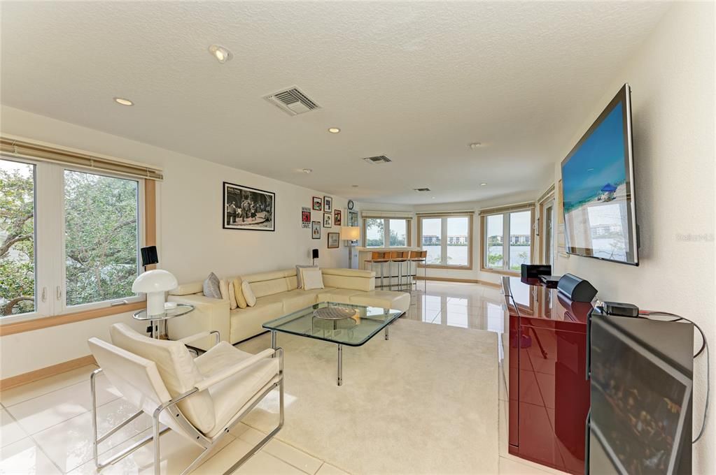 For Sale: $4,650,000 (4 beds, 4 baths, 5730 Square Feet)