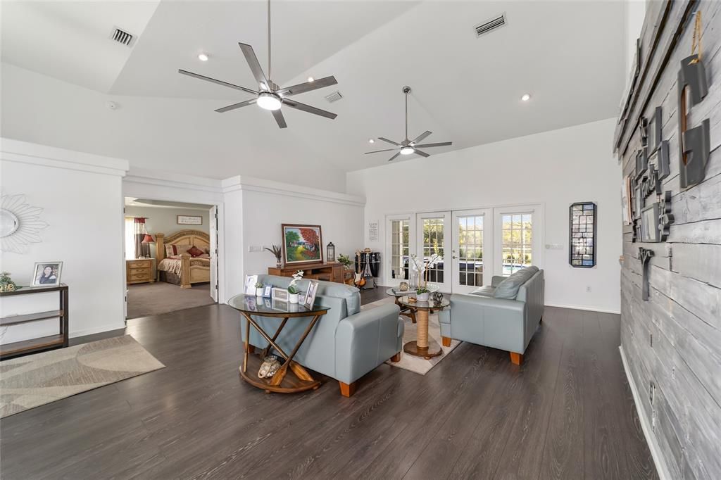 Recently Sold: $799,000 (4 beds, 3 baths, 2935 Square Feet)