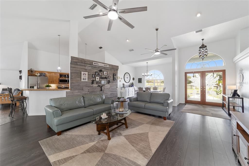 Recently Sold: $799,000 (4 beds, 3 baths, 2935 Square Feet)