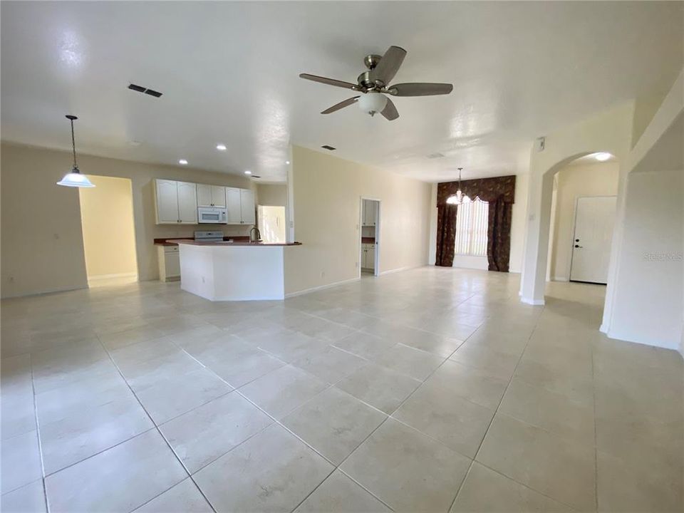 For Rent: $3,550 (5 beds, 3 baths, 2835 Square Feet)