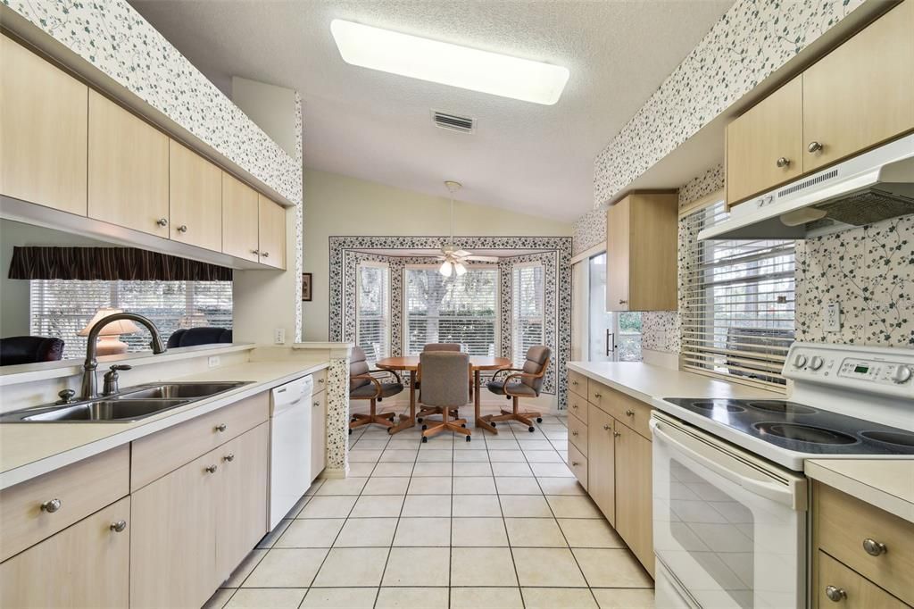 Recently Sold: $410,000 (3 beds, 2 baths, 1832 Square Feet)