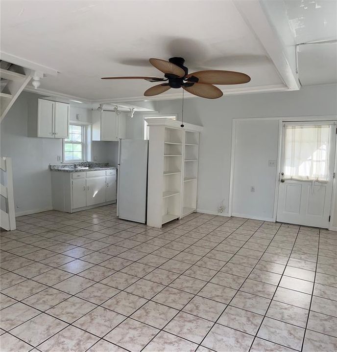 Recently Rented: $1,200 (1 beds, 1 baths, 400 Square Feet)