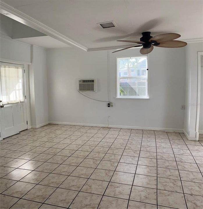Recently Rented: $1,200 (1 beds, 1 baths, 400 Square Feet)