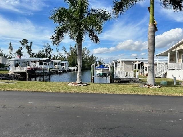For Sale: $124,900 (2 beds, 2 baths, 1248 Square Feet)