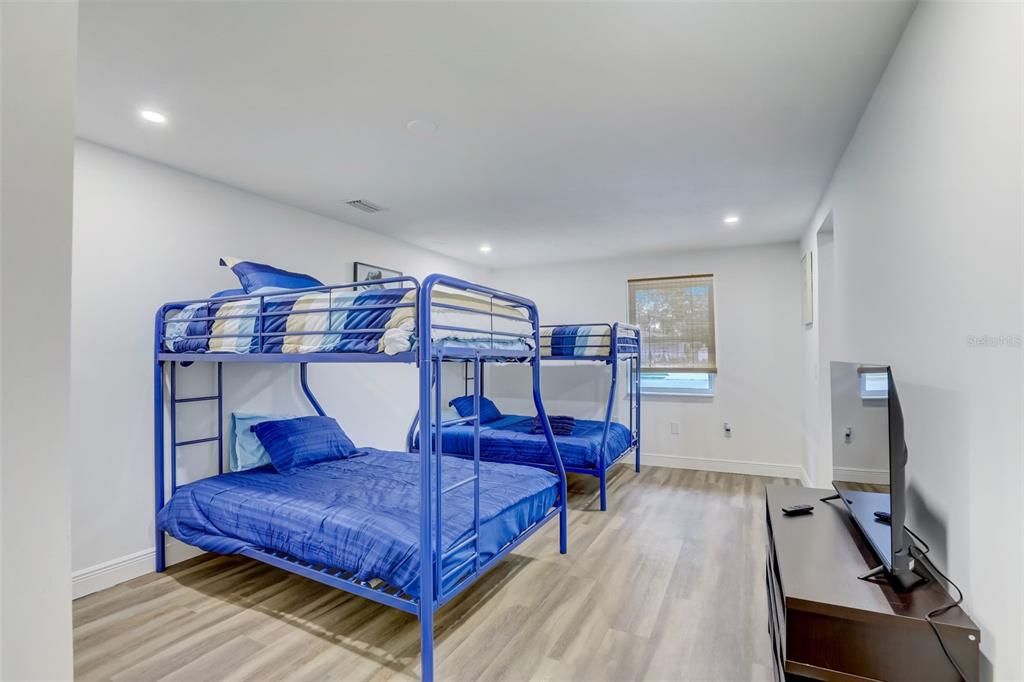 En Renta: $6,000 (5 camas, 3 baños, 2724 Pies cuadrados)
