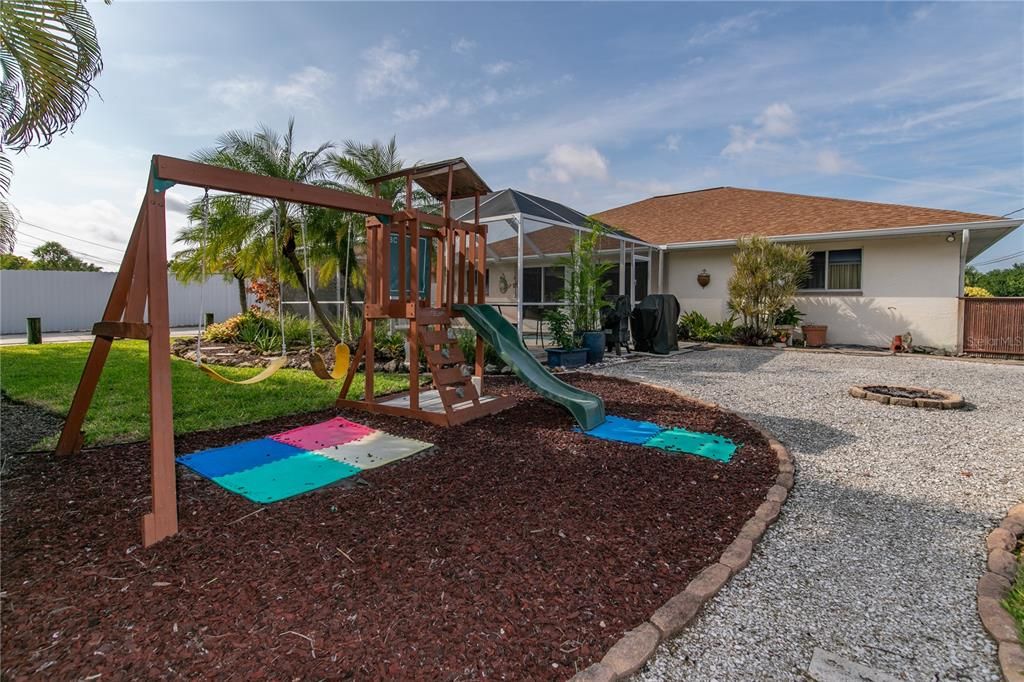Recently Sold: $389,900 (3 beds, 2 baths, 1457 Square Feet)