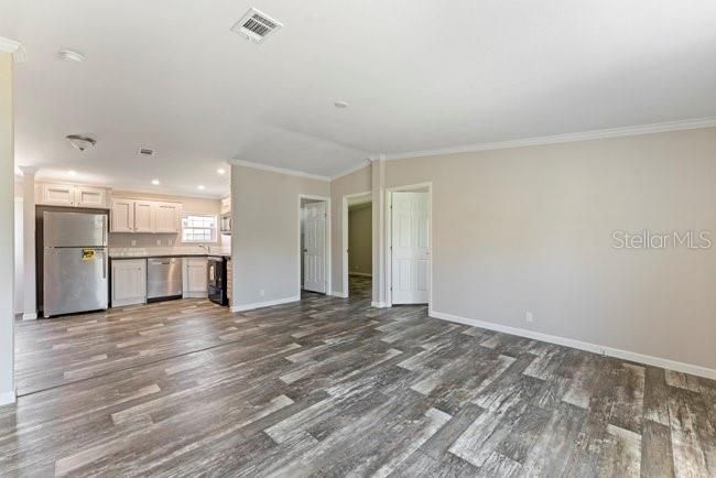 Active With Contract: $174,900 (3 beds, 2 baths, 1008 Square Feet)