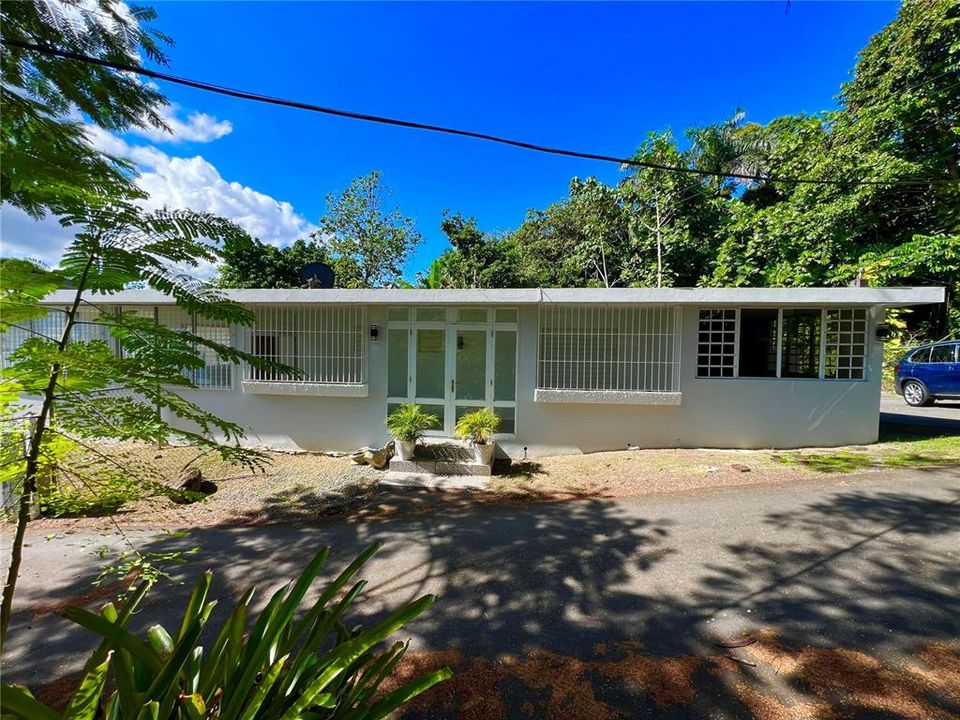 Vendido Recientemente: $225,000 (3 camas, 2 baños, 1677 Pies cuadrados)