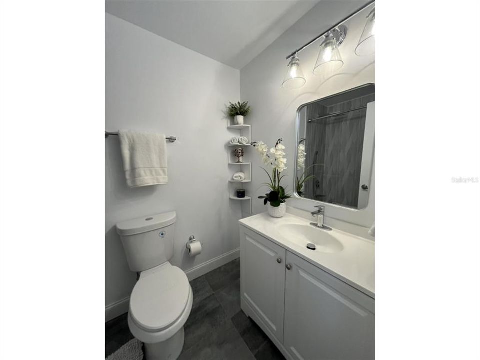For Sale: $304,900 (4 beds, 2 baths, 1376 Square Feet)