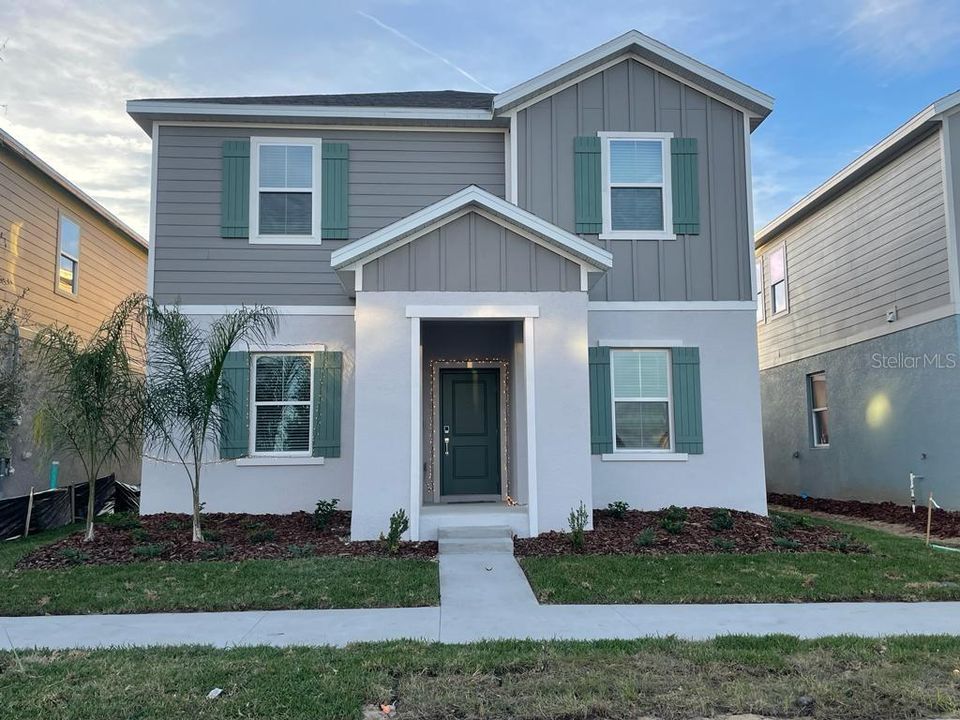 Active With Contract: $2,900 (5 beds, 3 baths, 2455 Square Feet)