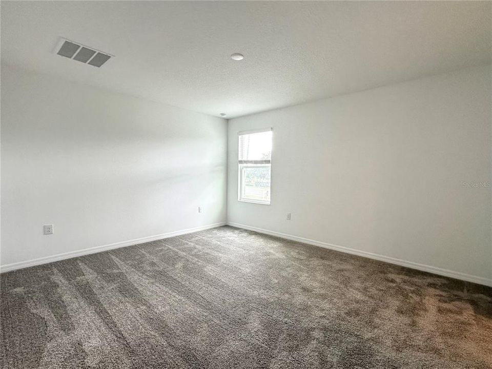 For Rent: $2,350 (4 beds, 2 baths, 1879 Square Feet)