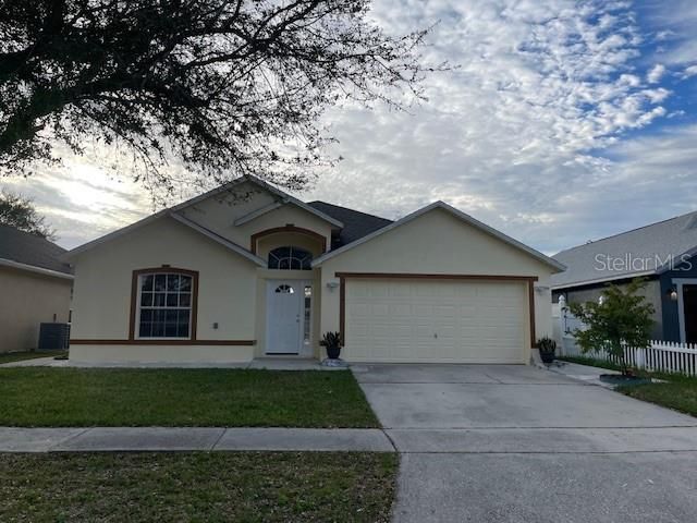 Recently Sold: $389,000 (3 beds, 2 baths, 1838 Square Feet)