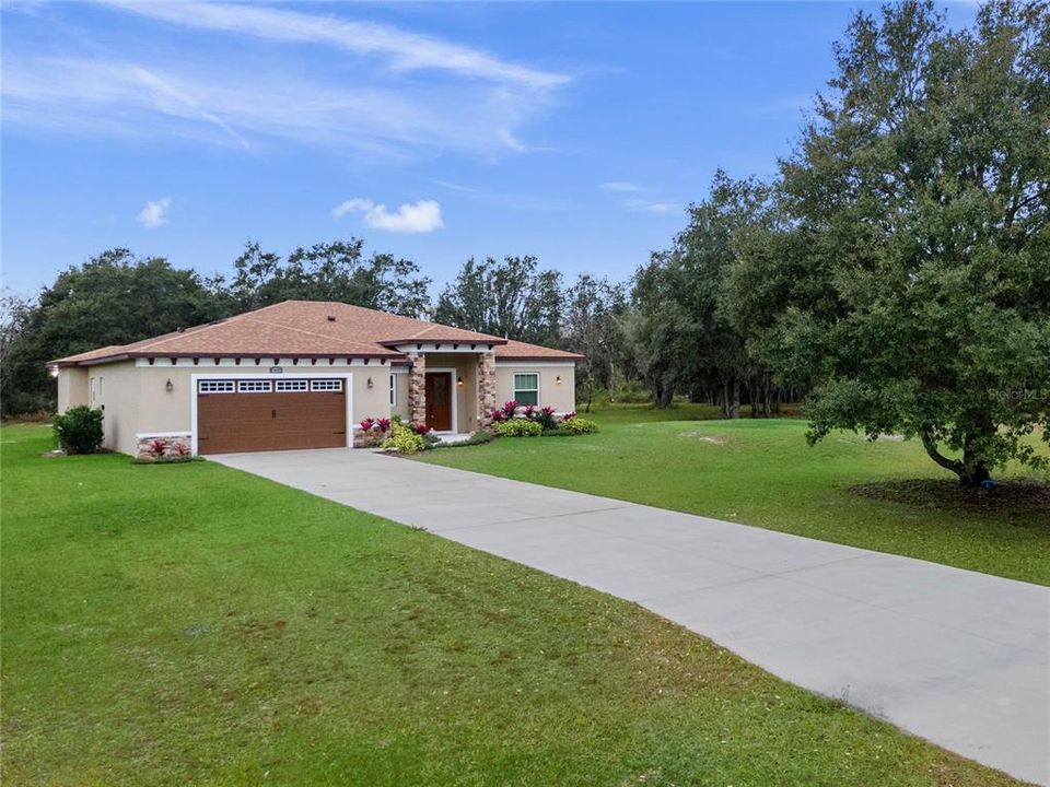 Recently Sold: $729,500 (4 beds, 3 baths, 2613 Square Feet)