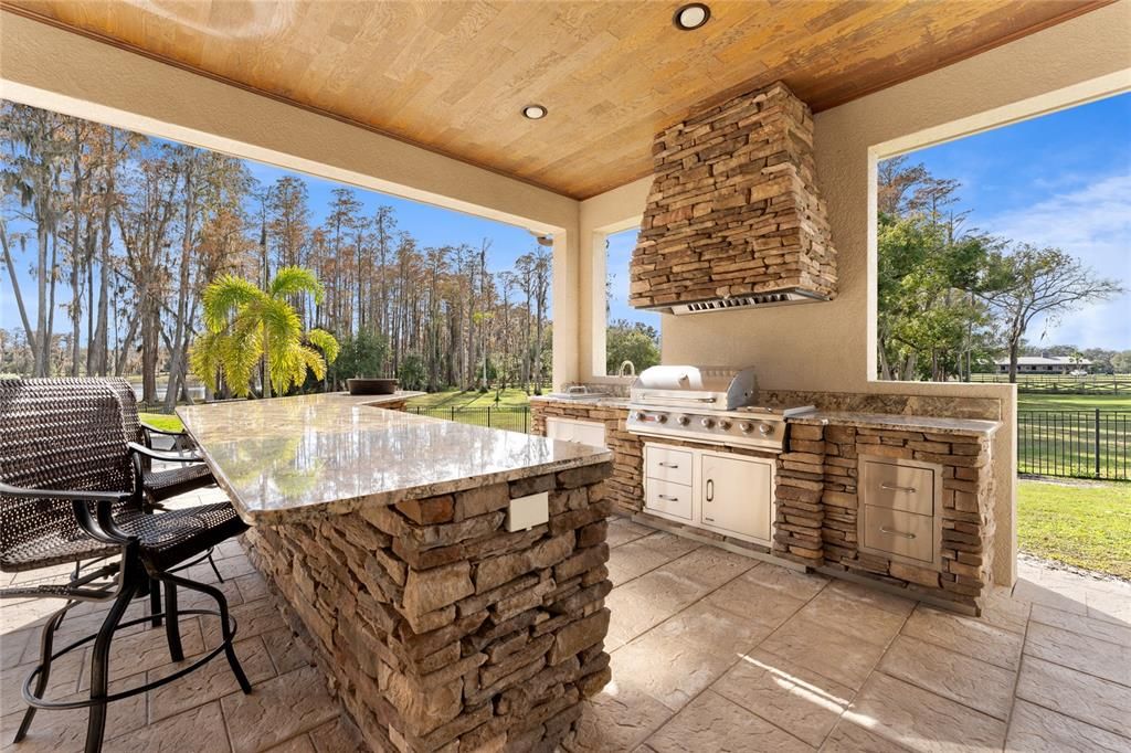 Outdoor Kitchen