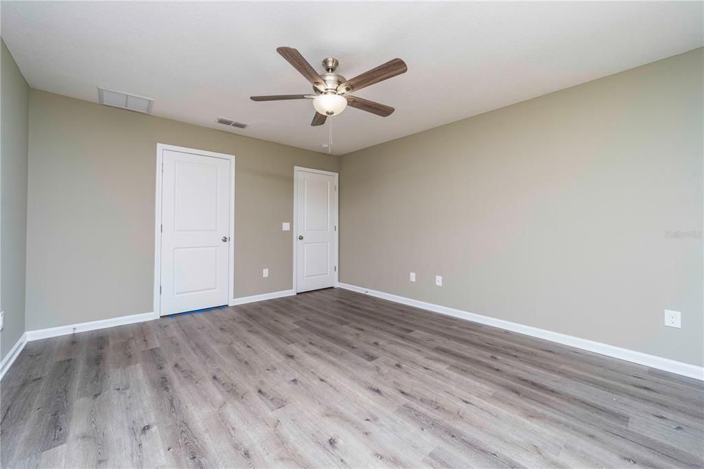 For Sale: $339,000 (4 beds, 2 baths, 1601 Square Feet)