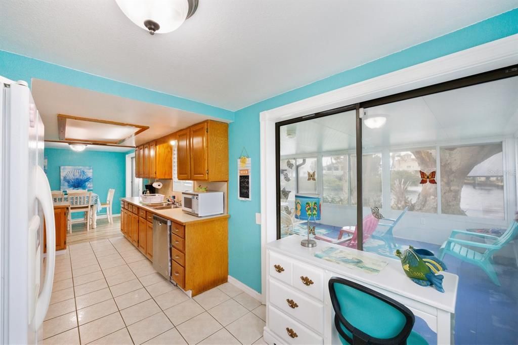For Sale: $595,000 (2 beds, 2 baths, 1154 Square Feet)