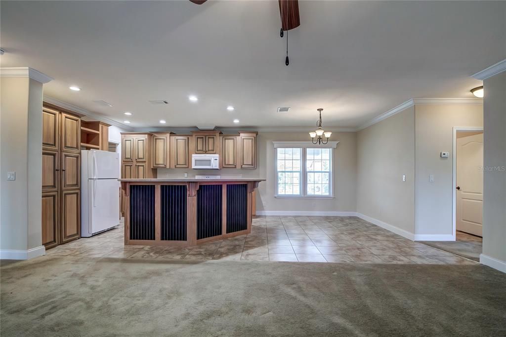 Active With Contract: $264,900 (3 beds, 2 baths, 1404 Square Feet)