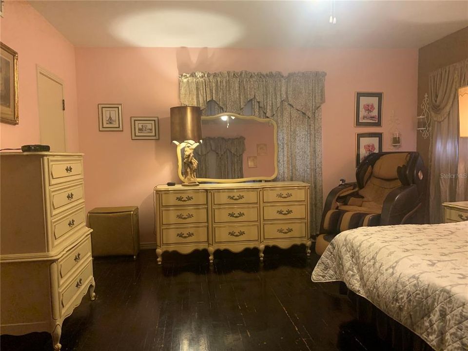 Huge Primary Bedroom with 2 walk in closets!