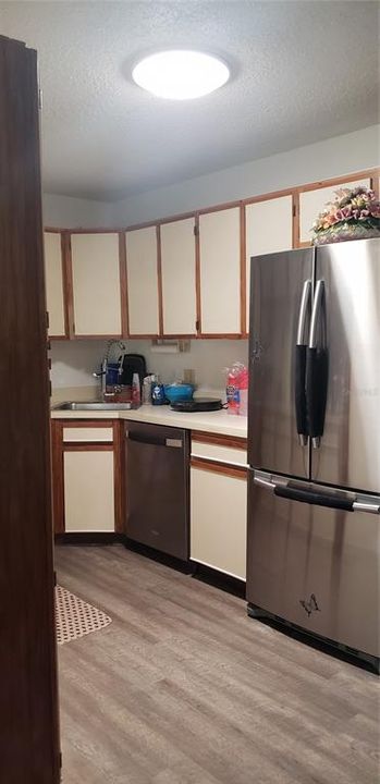 For Sale: $130,000 (2 beds, 2 baths, 1035 Square Feet)