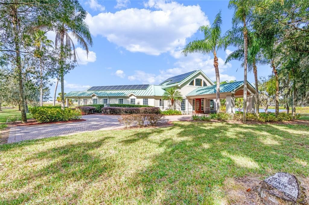 Recently Sold: $1,300,000 (4 beds, 3 baths, 2833 Square Feet)