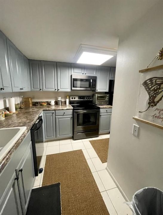 For Sale: $218,500 (1 beds, 1 baths, 690 Square Feet)