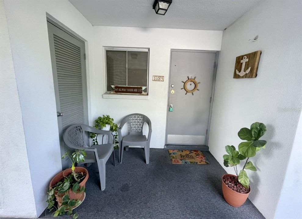 For Sale: $218,500 (1 beds, 1 baths, 690 Square Feet)