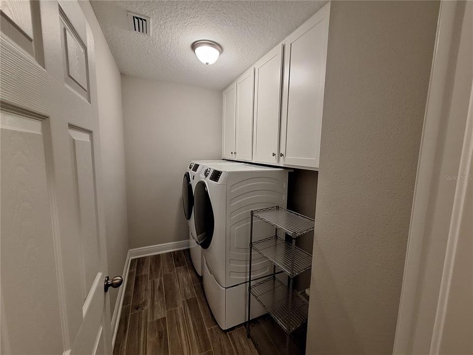 Main flr laundry room