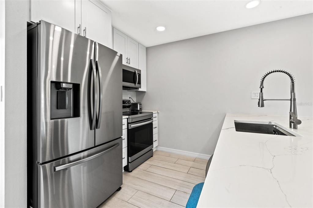 For Sale: $270,000 (2 beds, 2 baths, 1584 Square Feet)