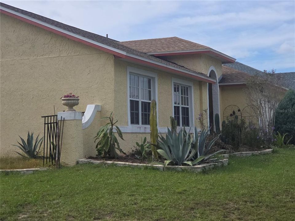 待售: $450,000 (3 贝兹, 2 浴室, 2147 平方英尺)