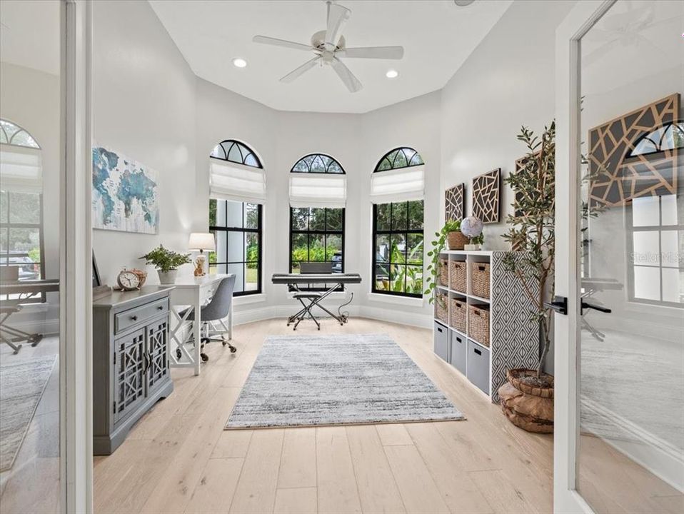 Recently Sold: $2,695,000 (6 beds, 5 baths, 6189 Square Feet)